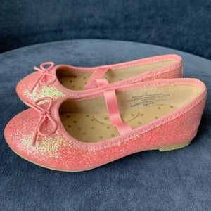 Glitter pink flats! Toddler girls size 9! 💕💕💕
